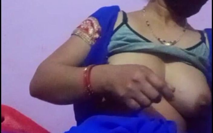 Indian Sexy Gunjan Bhabhi Masturbation Her Pink Hairy Pussy and Massage Her Sexy Tits