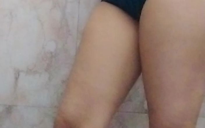 Indian Teen Girl Shows Off Her Body in The Bathroom