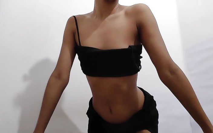 Indian Vergin Girl Play with Her Pussy
