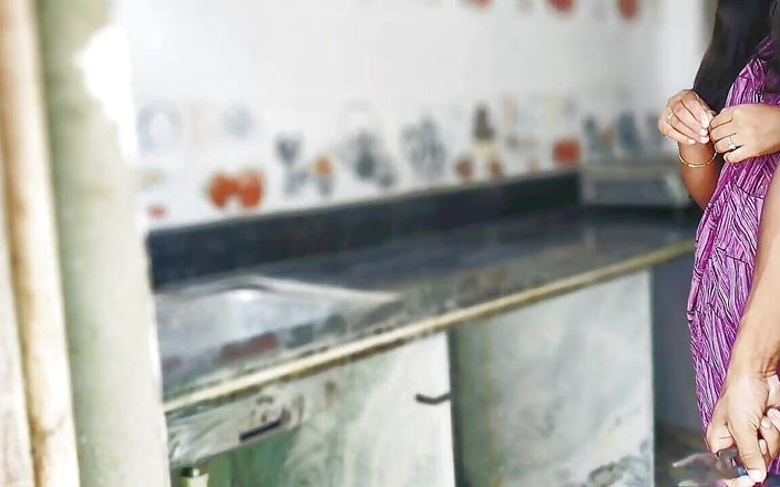 Indian Wife Fucked by Plumber in Govt Apartment in Full Hindi Audio