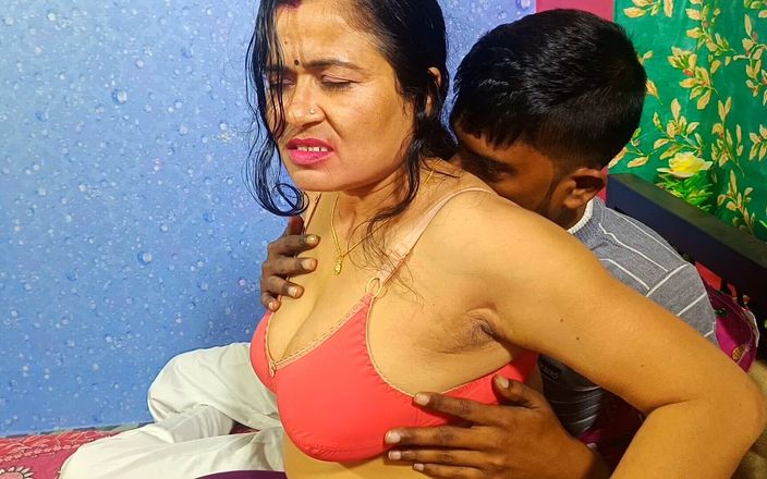 Indian Woman Dirty Mona Bhabhi (tight Pussy) Fuck by Huge Cock a Desi Devour Ji with Her Big Penis..