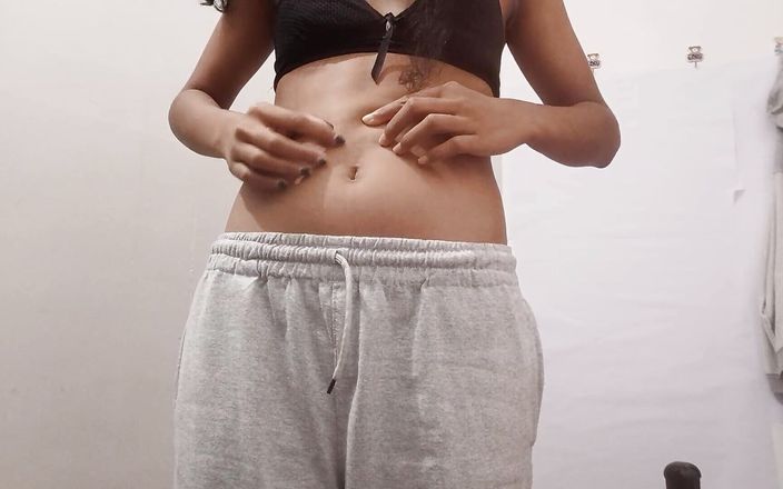 Indian Young Girl Showing Her Ass