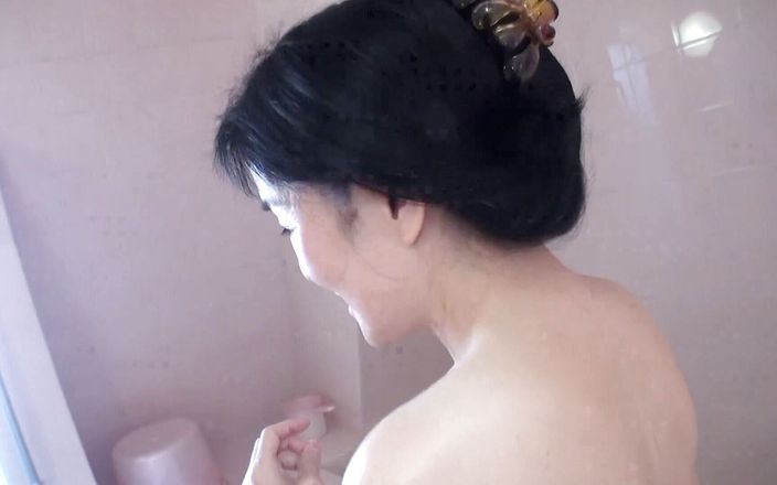 Japanese granny bares it all for a creampie