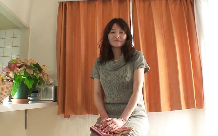 Japanese granny enjoys much needed sex