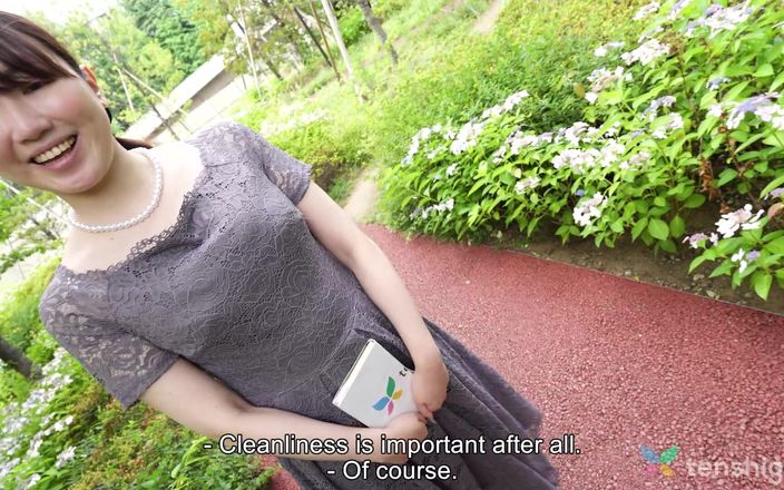 Japanese Housewife Tomoko Has Huge Tits