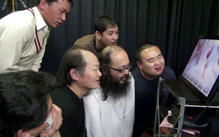 Japanese milf ready to squirt and for gangbang