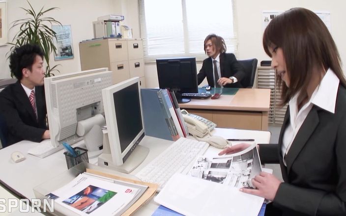 Japanese Porn Secretary Yui Ayana Need Threesome After Office
