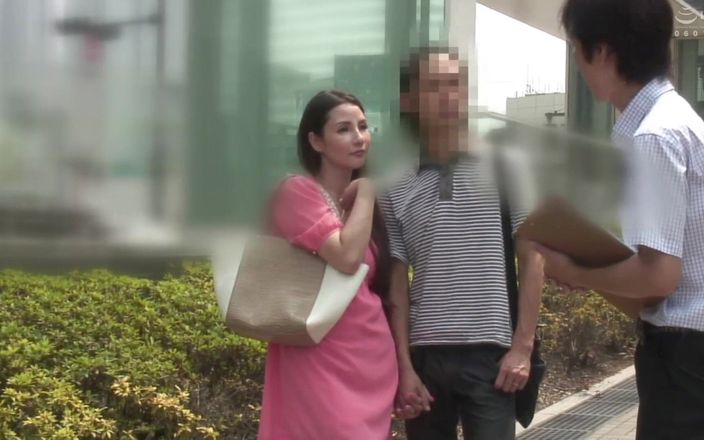 KRS107 Beautiful MILF Beautiful MILF! 06! The eroticism is also wonderful.