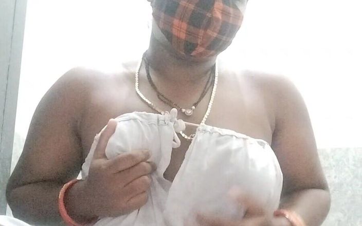 Kuliyal Leelaigal Tamil Girl Sexy Bathing