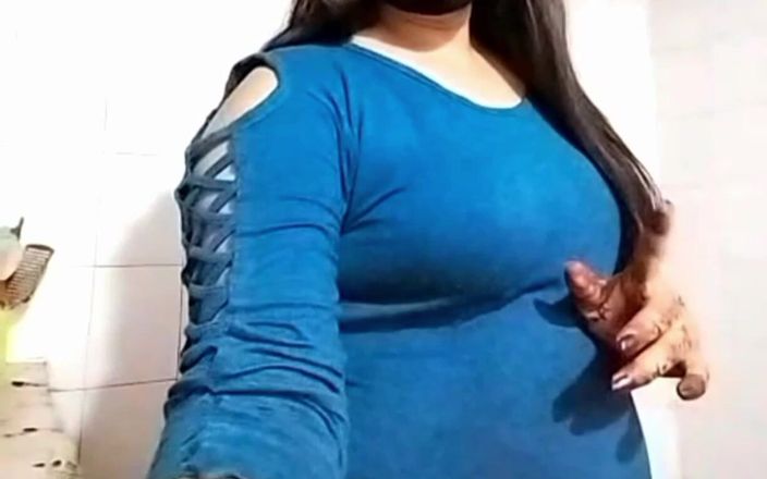 Lisa Bhabi and Pussy Pampping