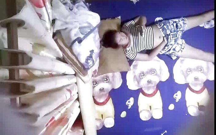 Look at the camera on the laptop to see what our boyfriend is doing. When we go to work 3