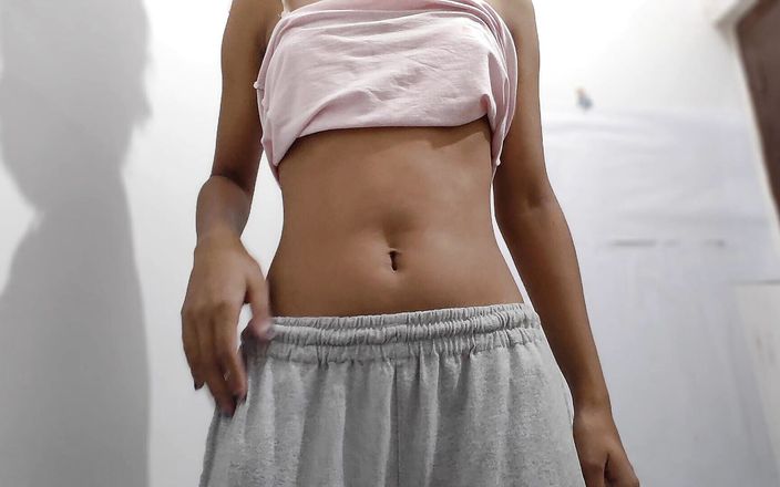 Meri Virgin Kuwari Chut Me Aag Lagi Hai Koi Bujha Sakta Hai Kya