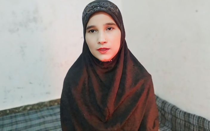 Muslim Bhabhi Solo