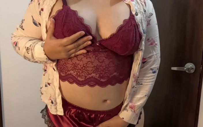 My BBW Stepmom Soraya Culona Strips Naked in Front of My Friend's Camera. Real Homemade Colombian Ass