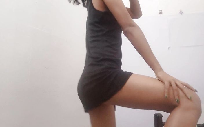 My Presence Doesn't Bother Her Horny Stepsister Masturbates and Squirts
