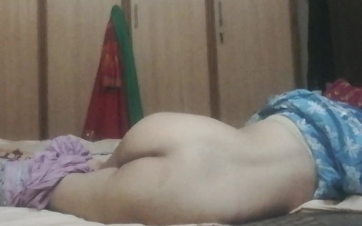 My sexy aunty fucks for me