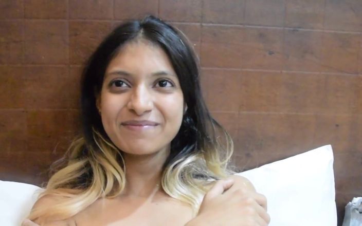 My Shy Girlfriend Looks Cute While Getting Naked