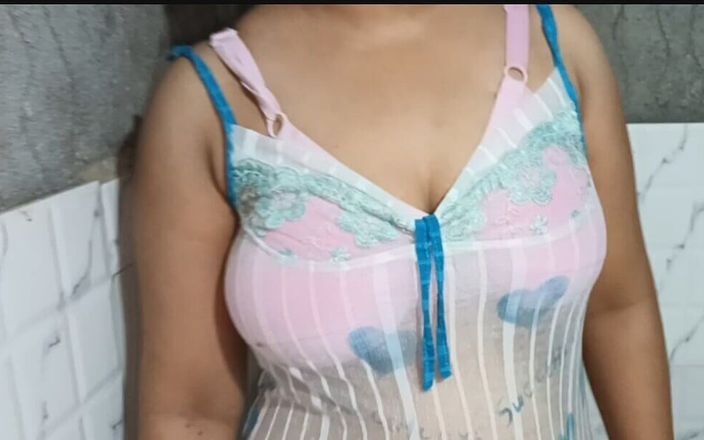 Nude Pussy Licking a Solo Bhabhi so Horny for Sex