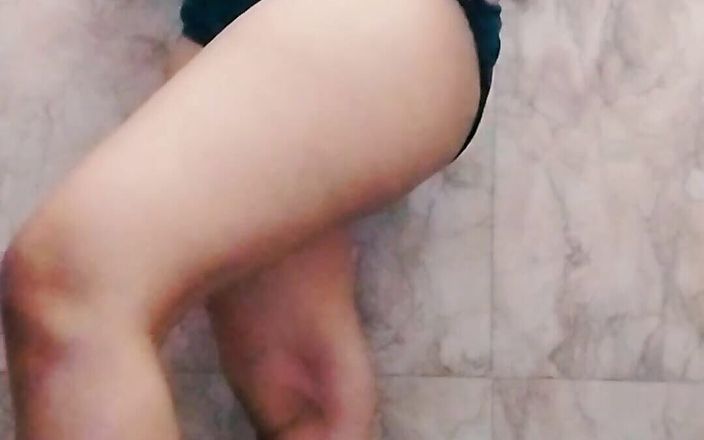 Pakistani girl changes her dress in bathroom