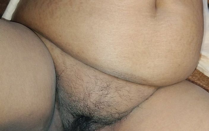 Payal Bhabi Massage Oil on Her Sexy Belly and Backside Ass..wowww Hot Looking Sexy Figure Hai Bhabi
