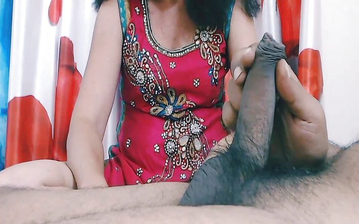 Perfect Slutty MILF Shows off Her Skills