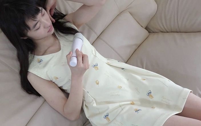 Petite Japanese amateur teen gets drilled to creampie