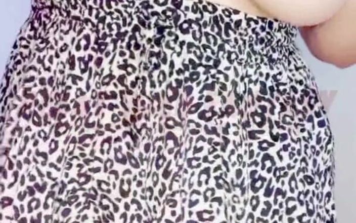 Pinay Viral - Mapang Akit Na Tiktok Dance Ni Ms.emma! Walang Panty at Nilabas Ang Malaking Suso