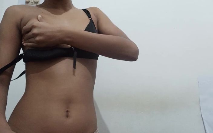 Private Shows of My Full Boobs Show and Fingering