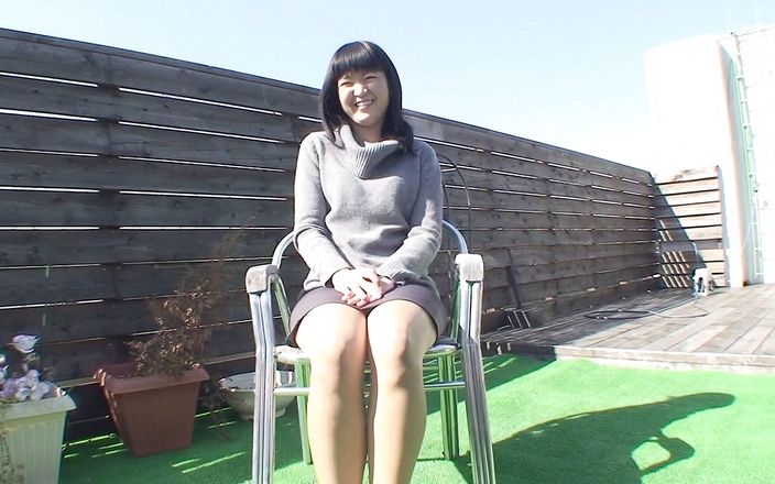 Rumi-san's pussy pleasures outdoor morning fun