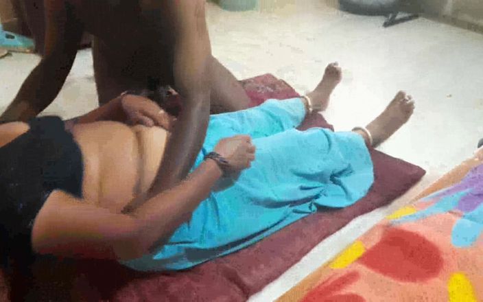 Rupa aunty pussy fucking her best friend