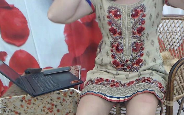 Several Sex Addicts Enjoy Watching Her Tits