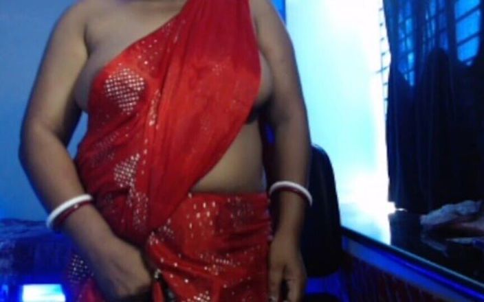 Sexy Hot Girl Showing Big Tits.