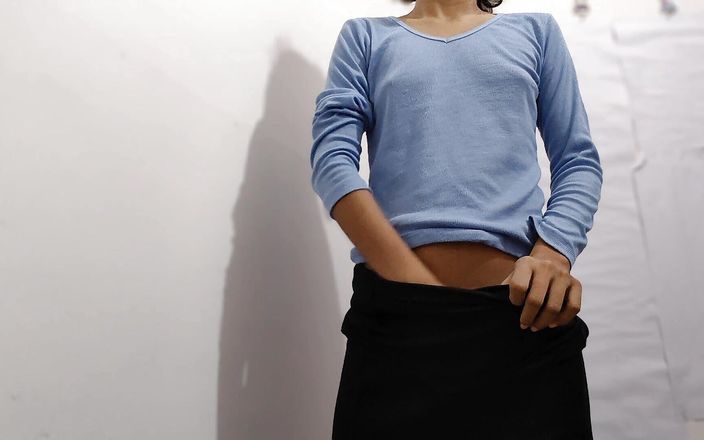 Sexy Lady with a Statuesque Body and Angel Face Takes off Her Clothes