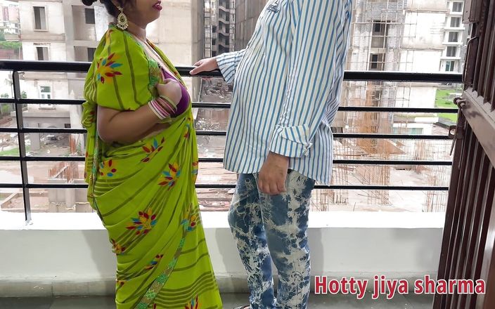 Sexy step mom apne bete ko sex karna sikhati hai