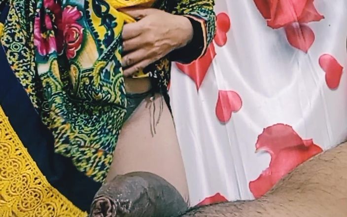 Sexy Tight Pussy Cutie Gets Laid with Boyfriend