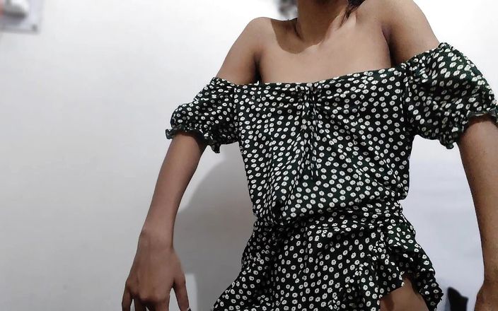 Sri Lankan College Girl Madhu Fingering Pussy