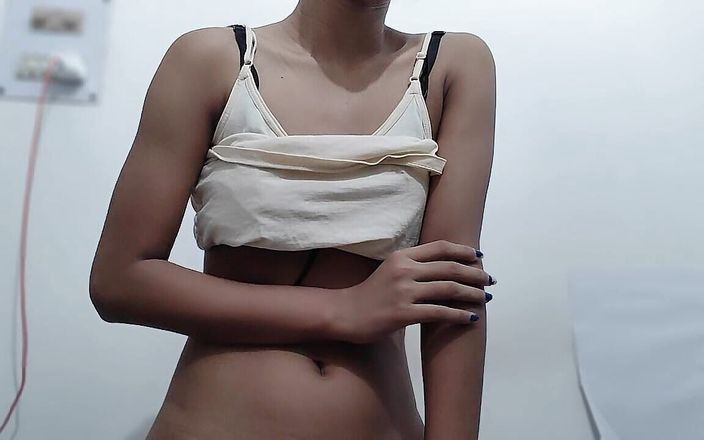 Sri Lankan Cute Teen Girl Get Solo Fun with Her Body