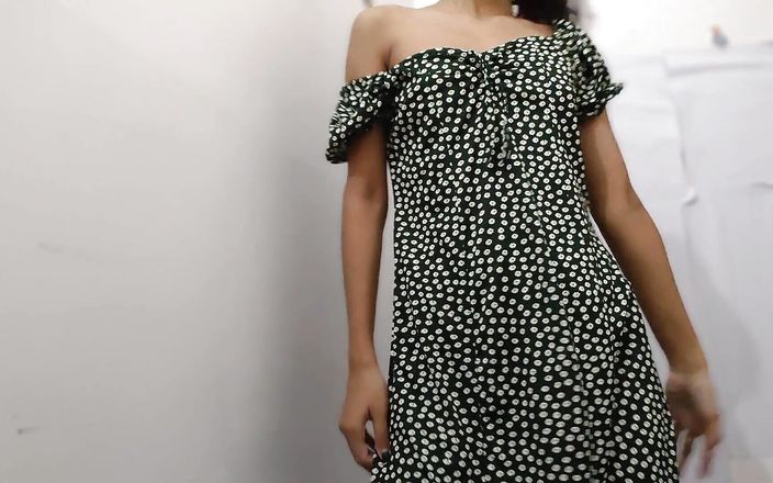 Sri Lankan Girl Madhu Fingering Pussy