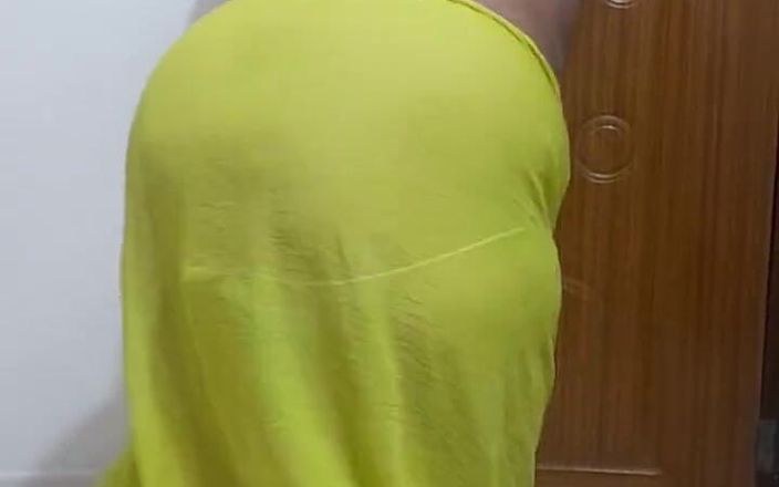 Step Mom Show Her Ass to Stepson Deshi Step Mom Hot Sex