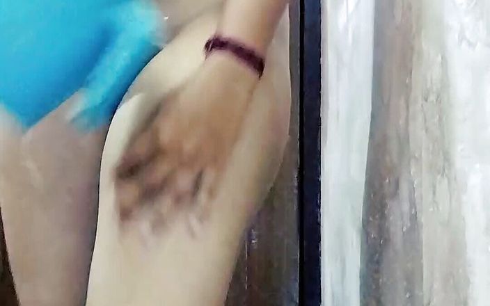 Step Sister Bathing