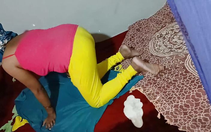 Stepmom Fucked Hard in Her Big Ass Indian Cute Desi Nude a Man Fucked a Desi Housewife Infront of Her Husband