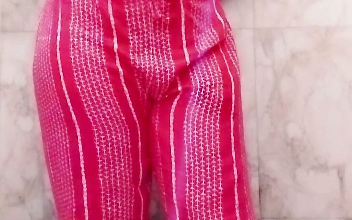 Stepsister caught in camera in bathroom sexy figure