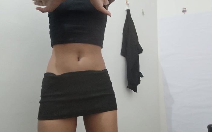 Stretching the Lips of My Stepsister's Elastic Pussy She Turned 22 Years