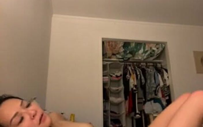 Taiwan Student Nude and Naughty at Friends House