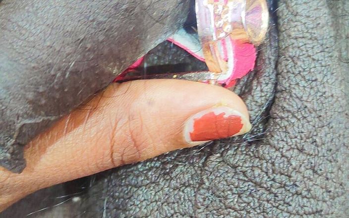 Tamil Aunty in Full Mood Handjob to Her Brother in Law