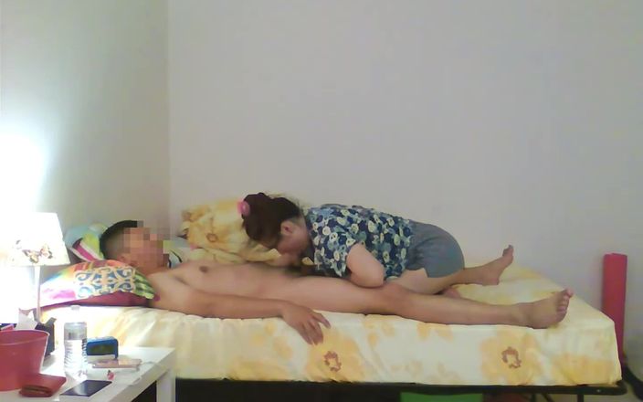 Teen Loves to Suck Her Man off