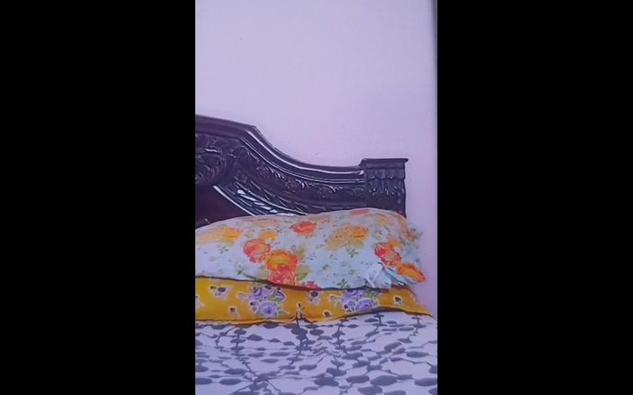 Telugu Aunty Dancing Big Boobs and Masturbating