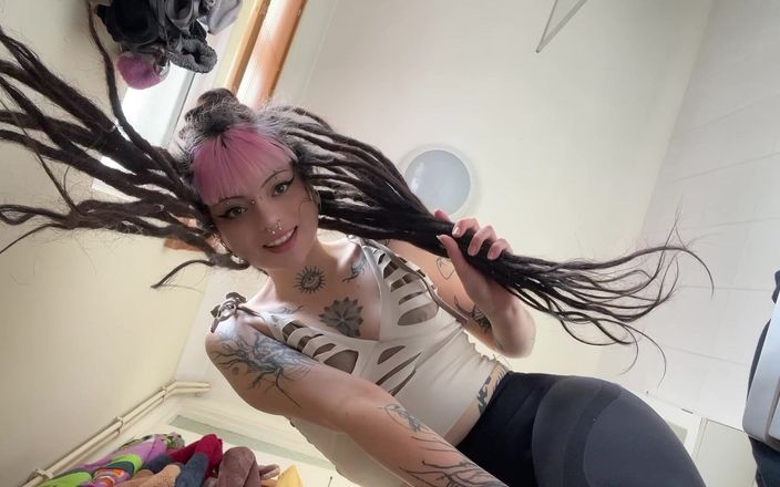 The Giantess' Stomp Massage