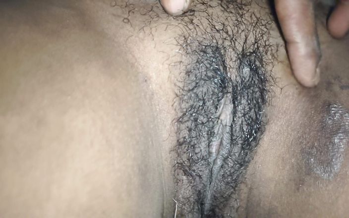 The Husband Fingered His Wife's Pussy or Squirted Water From Her Pussy