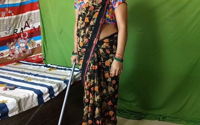 The Lonely Maid Was Inserting a Wiper in Her Pussy in the Owner's Room. the Owner Came and Fucked Her with Hindi Voice.